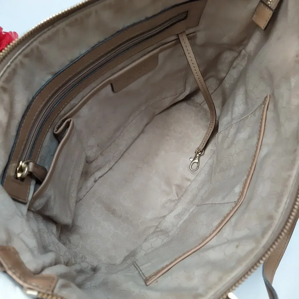 Michael Kors Jet Set Beige Leather Double Handles Zipper Tote Shoulder Bag - Picture 10 of 16